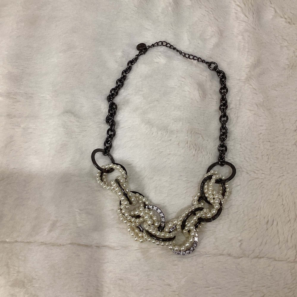 Pearl Necklace. Costume Jewelry.